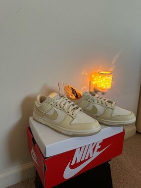 Nike W Dunk Low Sneakers in Cream and Light Tan